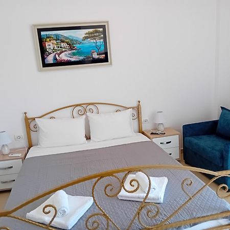 Artur Apartments Himare Bagian luar foto