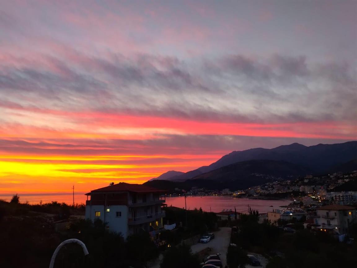 Artur Apartments Himare Bagian luar foto