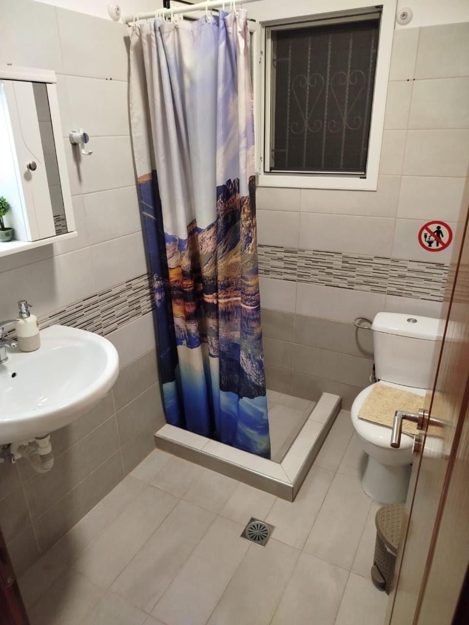 Artur Apartments Himare Bagian luar foto
