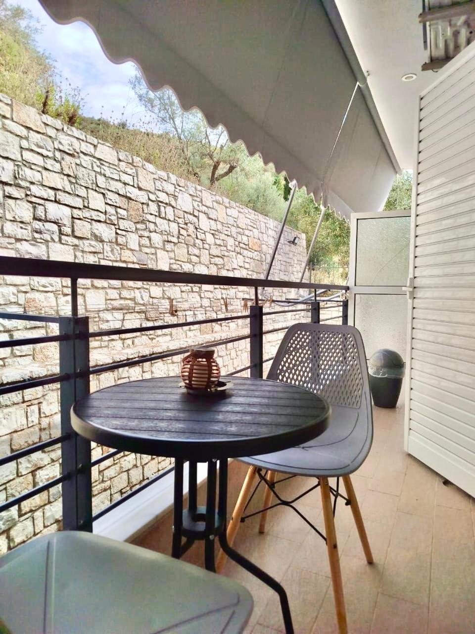 Artur Apartments Himare Bagian luar foto