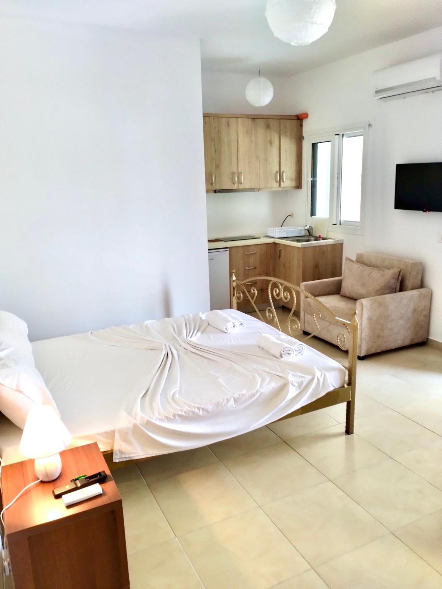 Artur Apartments Himare Bagian luar foto